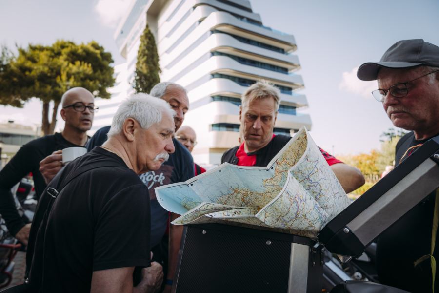 A quick briefing – the group plans the next stage
